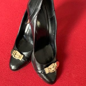 Gucci black & gol accent 37.5